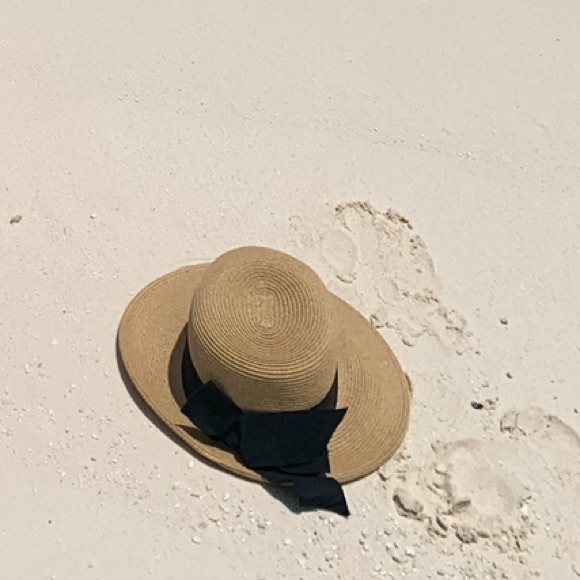 Beautiful hat - Picture 3 of 3